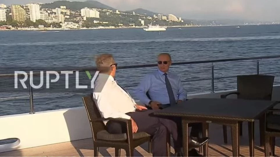 Η χαλαρή «βαρκάδα» του Πούτιν με τον Φινλανδό πρόεδρο στη Μαύρη Θάλασσα (βίντεο)